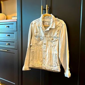 ZARA LIKE NEW FADED & RIPPED DENIM JACKET